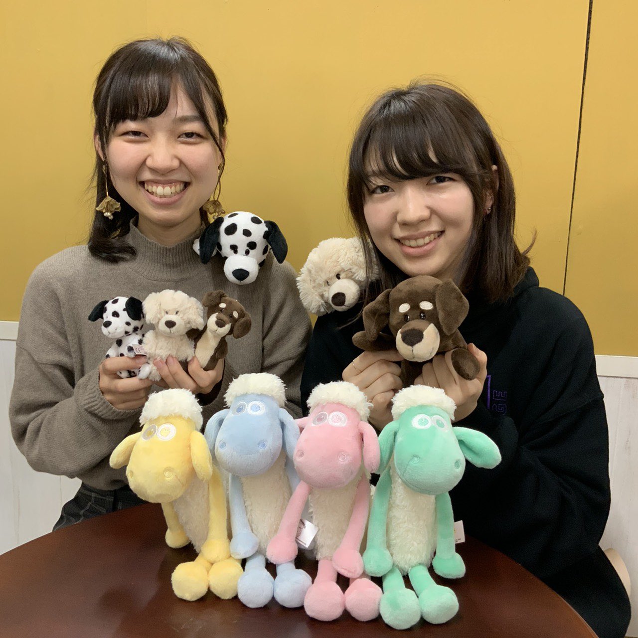 Nici Japan 在 Twitter 上 Nici 1月新商品の先行予約が本日18時よりスタート 今回は ゴールデンレトリバー ダックスフント ダルメシアンのbb フィギュアポーチ と ひつじのショーン25周年限定ぬいぐるみ4色 の2本立てです 皆さん要チェックですよ T