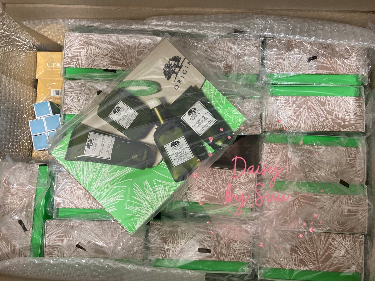 daisybysuu's tweet image. ของที่เข้าบ้านที่ฮ่องกงเมื่อวานงับ น้องจะถึงไทยสิ้นเดือนมกรานี้ค่าาา

กลุ่ม Line Open Chat 
line.me/ti/g2/yQDmWH3v…

#พร้อมส่ง #พรีออเดอร์ #ขายส่ง #ขายส่งคสอเกาหลี #HowtoPerfect #howtobeauty #wholesalecosmetics  #ของดีบอกต่อ #ของมันต้องมี #ไว้ขายของห้ามรีวิวโว้ยย