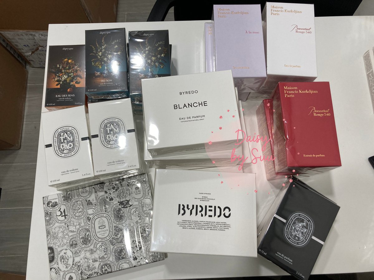 daisybysuu's tweet image. ของที่เข้าบ้านที่ฮ่องกงเมื่อวานงับ น้องจะถึงไทยสิ้นเดือนมกรานี้ค่าาา

กลุ่ม Line Open Chat 
line.me/ti/g2/yQDmWH3v…

#พร้อมส่ง #พรีออเดอร์ #ขายส่ง #ขายส่งคสอเกาหลี #HowtoPerfect #howtobeauty #wholesalecosmetics  #ของดีบอกต่อ #ของมันต้องมี #ไว้ขายของห้ามรีวิวโว้ยย