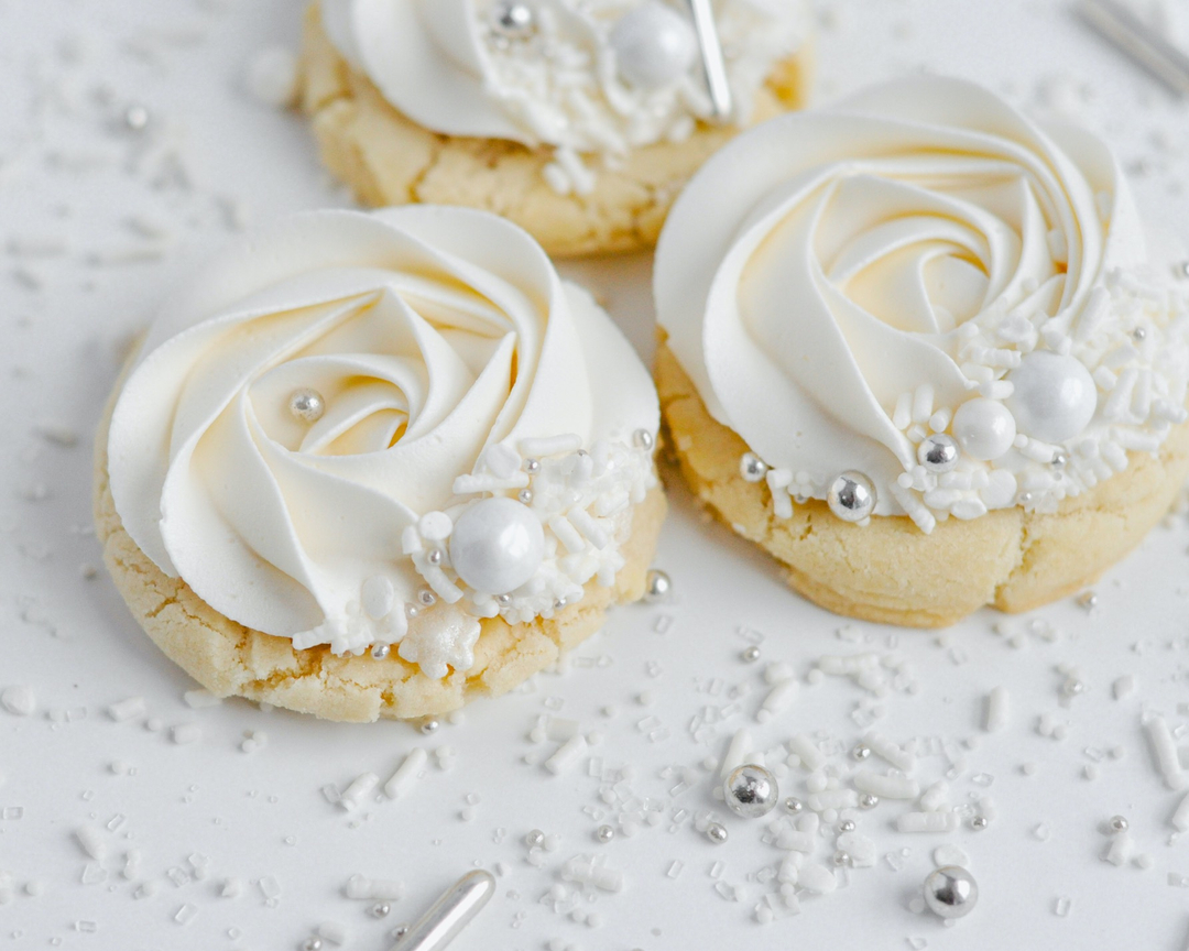 SprinklePopShop's tweet photo. What's your favorite winter activity? ❄️
"Winter Wonderland" is the perfect frosty sprinkle mix to ice up your winter treats.
#sprinklepop #sprinkles #sprinkletime #sprinklecookie #sprinklecookies #sugarcookies #buttercream #frostedcookie #cookiegram #instacookie #instacoo https://t.co/9Q1XhRt7sU