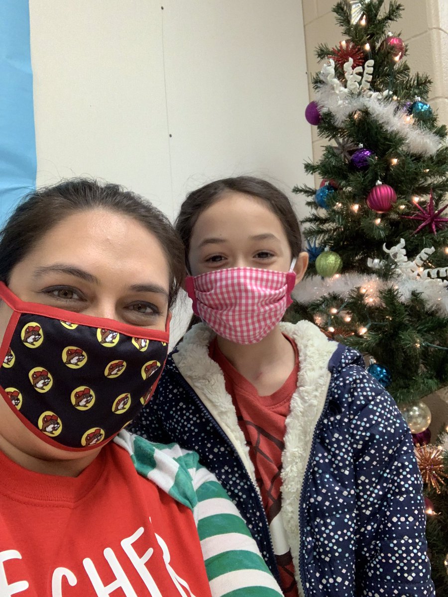 fefegarz's tweet photo. Getting to see my daughter in the halls makes me smile at LSE. 
@NISDLeonSprings #LSEBlooms https://t.co/3aMtOFxJag
