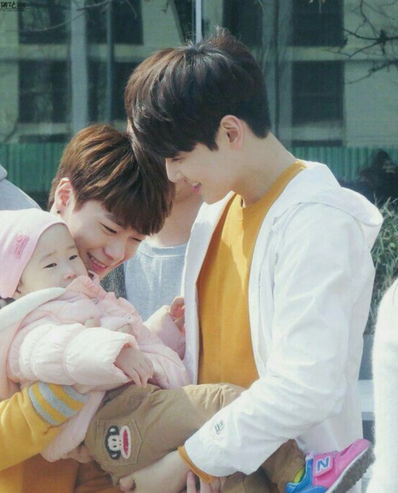 eunwro0's tweet photo. ئەو منداڵەش نەبووم
💔💔💔💔💔💔💔💔💔💔
#SAN_HA
#CHAEUNWOO
#MOONBIN
#ASTRO https://t.co/HhFP31N7fs