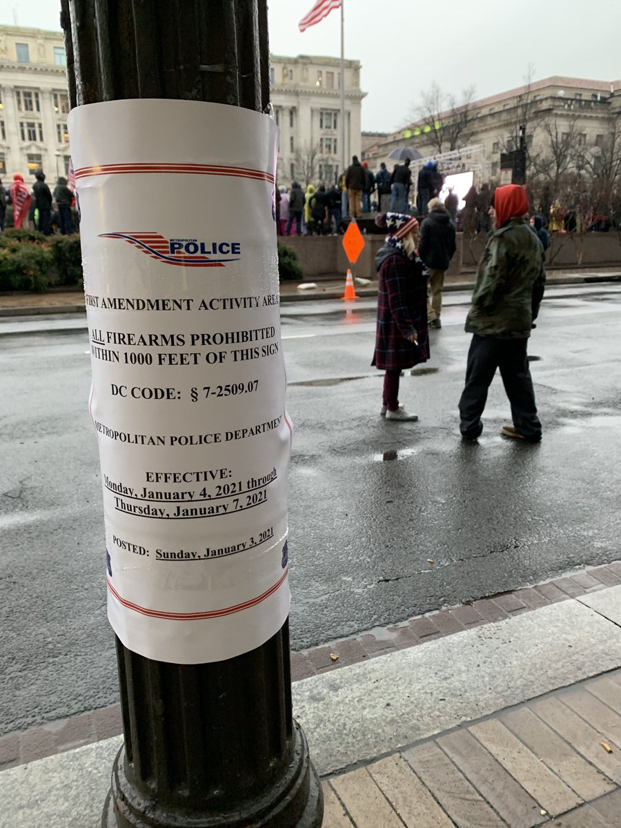 Keine Waffen im Umfeld der pro-Trump-Demo. Die Wahl wurde gestohlen, glauben hier alle. #Washington #Trump