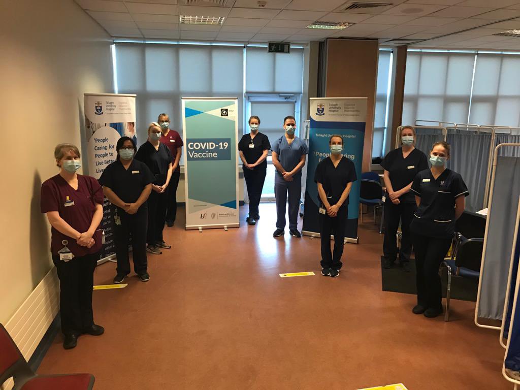 EmmaByrne28's tweet photo. Delighted to be part of the nurse vaccinator team administering the #CovidVaccine to colleagues @wearetuhf #TUHworkingtogether #COVID19 https://t.co/Vx1gI2riB8