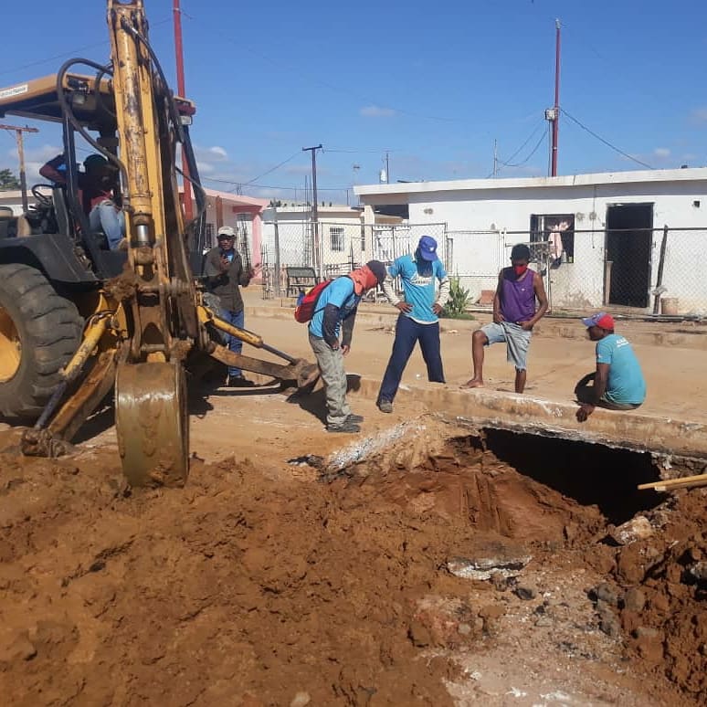 Ofensiva en servicios públicos
-
Una de las tareas que vamos a intensificar este año 2021 será la atención en materia de servicios públicos, para ello nuestro equipo de Servicios Generales ya está activo atendiendo diversos sectores.
-
¡Con AMOR todo es posible!