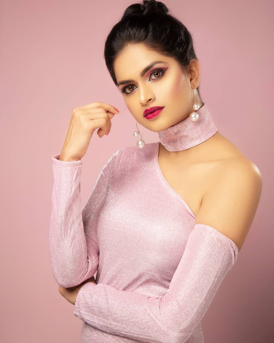 Prabhastylish's tweet photo. Beauty #SumaPoojari 😍📸
@sumagpoojari @Prabhastylish https://t.co/LOWJEcU2UN