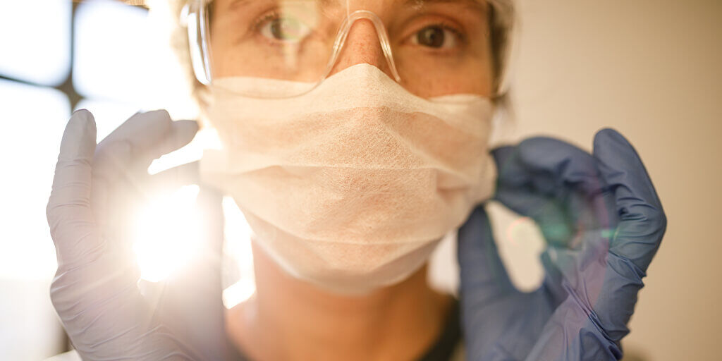 Hospitals across Ohio are nearing capacity and frontline workers are exhausted, working around the clock to care for patients. Here are ways you can care for healthcare workers and lift their spirits, whether you know them personally or not. https://t.co/2ZOBrWOaiU | #COVID19 https://t.co/JXSDcjc4nD