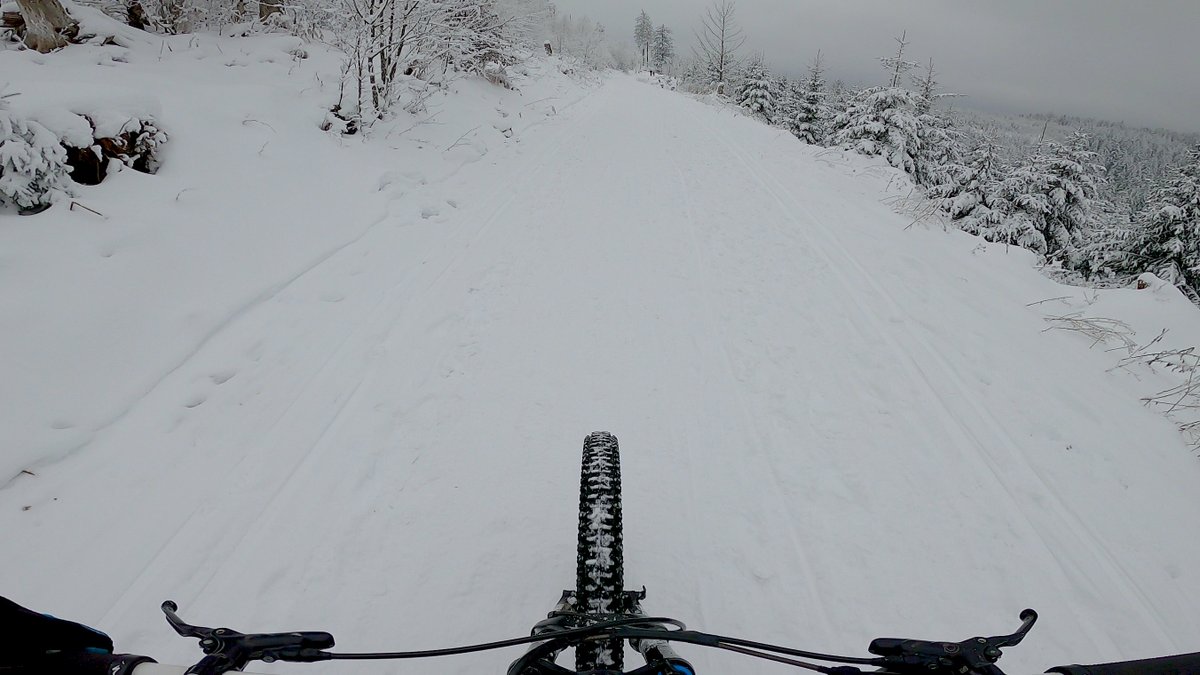 TwoGuysOneVan1's tweet photo. Got another killer Snow DAy video coming soon to our channel. Check out "Two Guys, One Van - MTB" for more!

#mtb #Snowing #twoguysonevan #nonamesyndicate #justride #UKMTBChat #TotalMTB https://t.co/PMOBdVvYRR