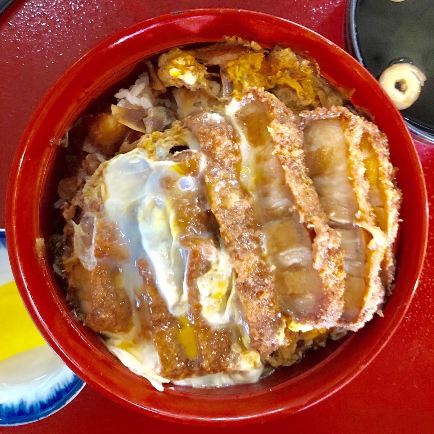 Mitsugukun 狐狸庵 の カツ丼 ば うどん屋さんやけど ほとんど客さんはカツ丼ば注文 ダシで煮込まれしっかり味が染みた豚バラ肉 遠いけどわざわざ食べ行く ボクの中のナンバーワンカツ丼 バリうま B 3 カツ丼 大野城 福岡 T