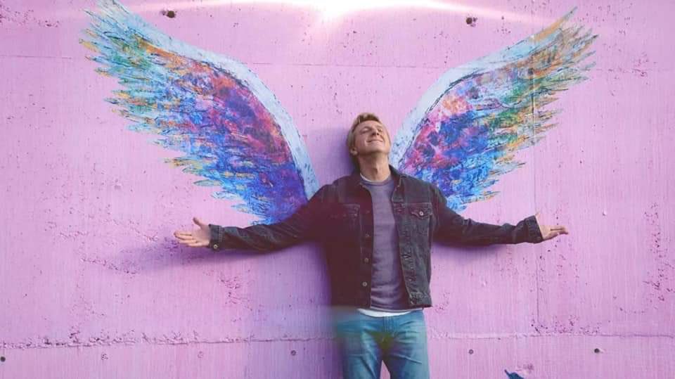 GabyMeza8's tweet image. Esta fue la sesión de fotos de #JohnnyLawrence durante la tercera temporada de #CobraKai 🥋🐍