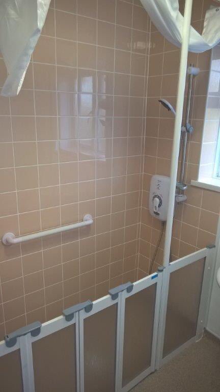 berben193's tweet photo. We can convert bathrooms to make them easy to use for impaired individuals. Whether you need a wet floor shower room or a low entry shower facility, we can help. We have a lot of experience with this type of project and we have delivered adaptations to Solihull Community Housing. https://t.co/ACfL4Vpxua