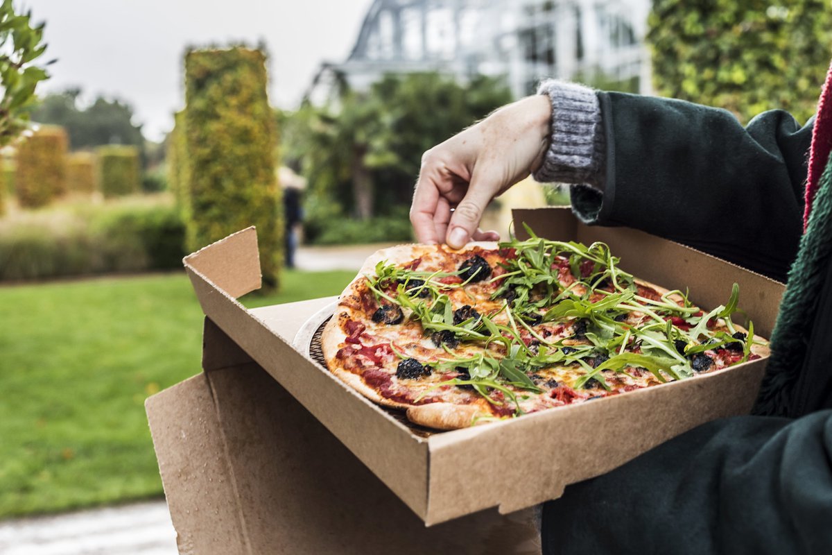 Our plant-based pizzas at the Glasshouse Café went down a treat last season so you can rest assured they are going nowhere. Choose from... Tomato, mozzarella & rocket Balsamic red onion, rosemary & potato pizza Piquillo peppers & black olives pizza 🍕 #pizza #takeaway #vegetarian