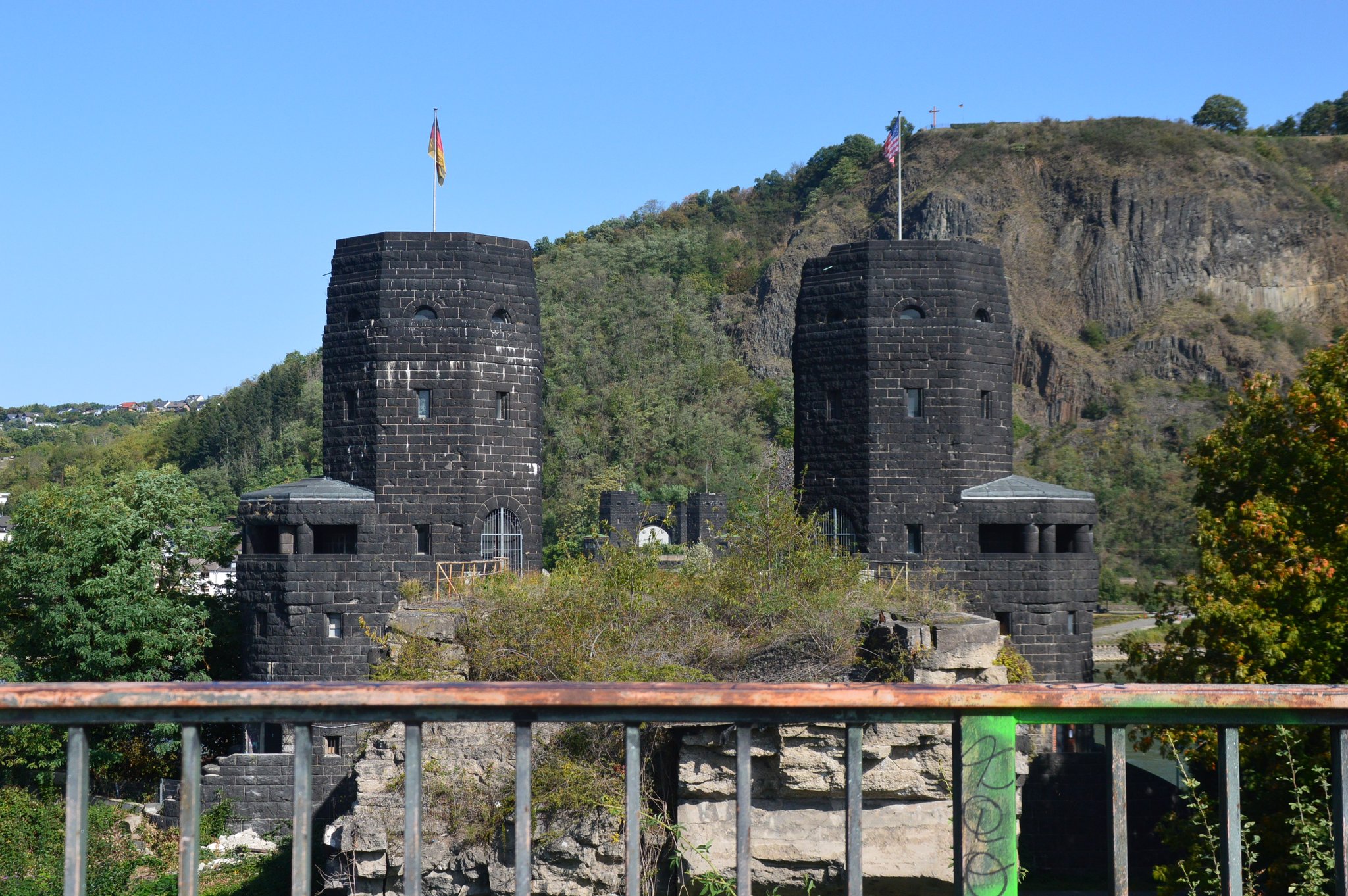 ブルスト ドイツ雑推帳 ルーデンドルフ橋 当時の将軍 エーリヒ ルーデンドルフに因む 今だ と思ったから1月5日にこの橋を再掲するぜ ライン川中流レマーゲン かつてこの街と対岸を結んでいた橋をな ブルスト ドイツ雑推帳 ルーデンドルフ橋 当時の将軍 エーリヒ ルーデンドルフに因む 今だ と思ったから1月5日にこの橋を再掲するぜ ライン川中流レマーゲン かつてこの街と対岸を結んでいた橋をな