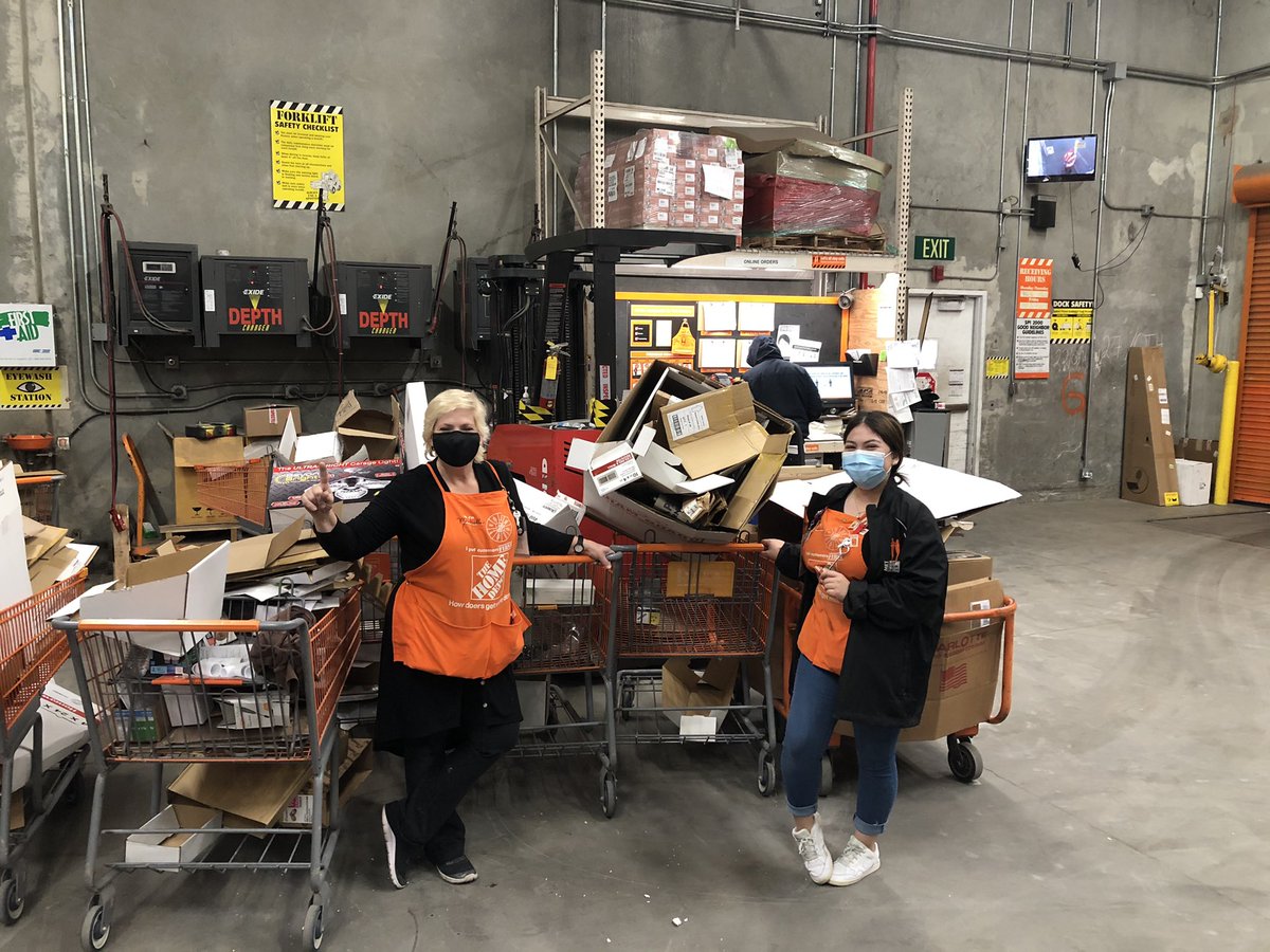 mishgonyeaHD's tweet photo. rocking and rolling #CardboardChallenge #Team1069 all before lunch time! Department 26 brings it! https://t.co/6zLWeV0hcP
