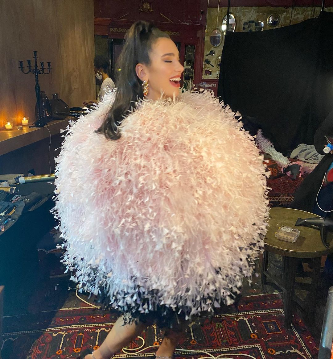 โ a work bubbleโ ~ watch our @BritishVogue video now on youtube!!! ๐ https://t.co/kAOytz2yIB https://t.co/TPYfZY3lWS