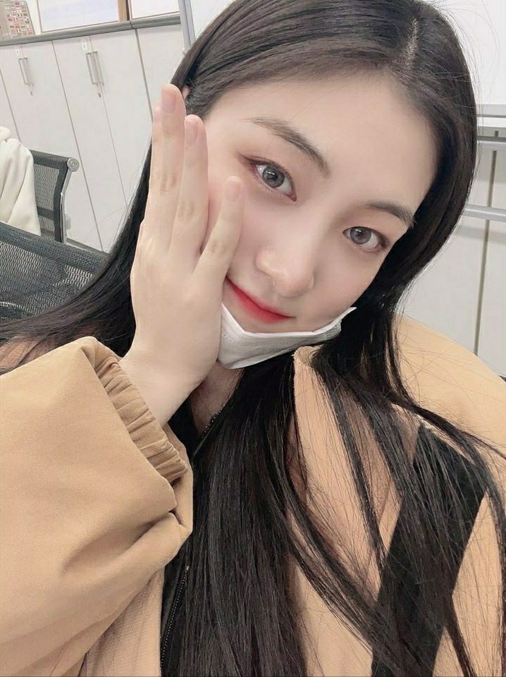 BominBrasil's tweet photo. 02.12.20 — [INSTAGRAM 📷]

© RedSquareGlobal | eng trans
#REDSQUARE #레드스퀘어 #BOMIN #보민 @ICONICREDSQUARE https://t.co/bxFw9tcbcX