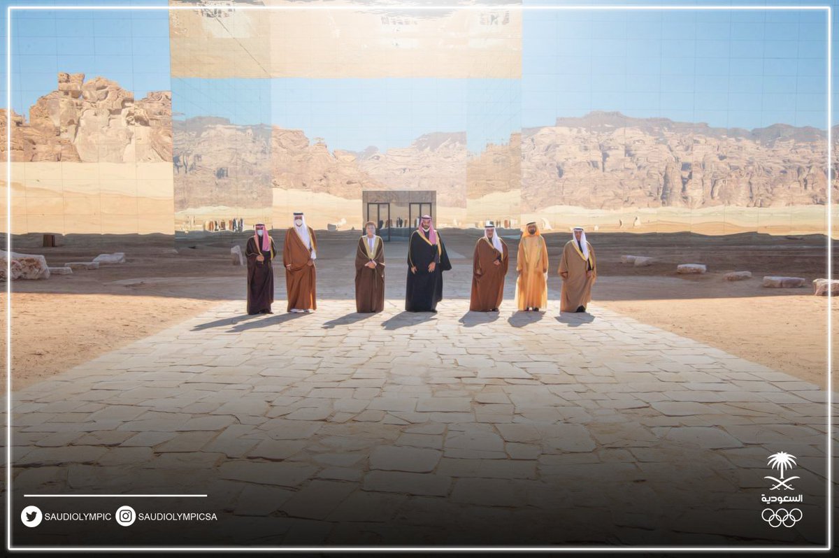 TeamSaudi's tweet photo. تبـارك يا خـليجنا 🇶🇦 🇴🇲 🇧🇭 🇰🇼 🇦🇪 🇸🇦 
#القمة_الخليجية_في_العلا https://t.co/ioeSZ8Fu6L