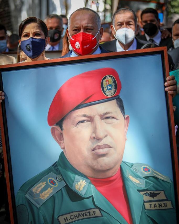 InfoVenMerida's tweet image. Con orgullo patriota nuestras diputadas y diputados llevan nuevamente a nuestro Comandante Hugo Chávez Frías a la #NuevaAsambleaNacional un compromiso asumido con este pueblo patriota, decido hoy más que nunca a defender la Patria.

Triunfaremos

#A94MesesDeTuSiembraComandante
