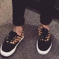 louis tomlinson’s ankles: a thread