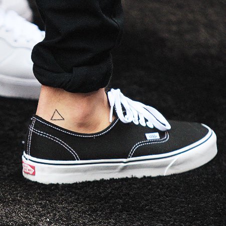 louis tomlinson’s ankles: a thread