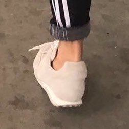 louis tomlinson’s ankles: a thread