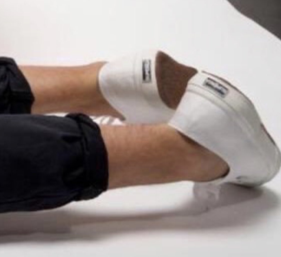 louis tomlinson’s ankles: a thread
