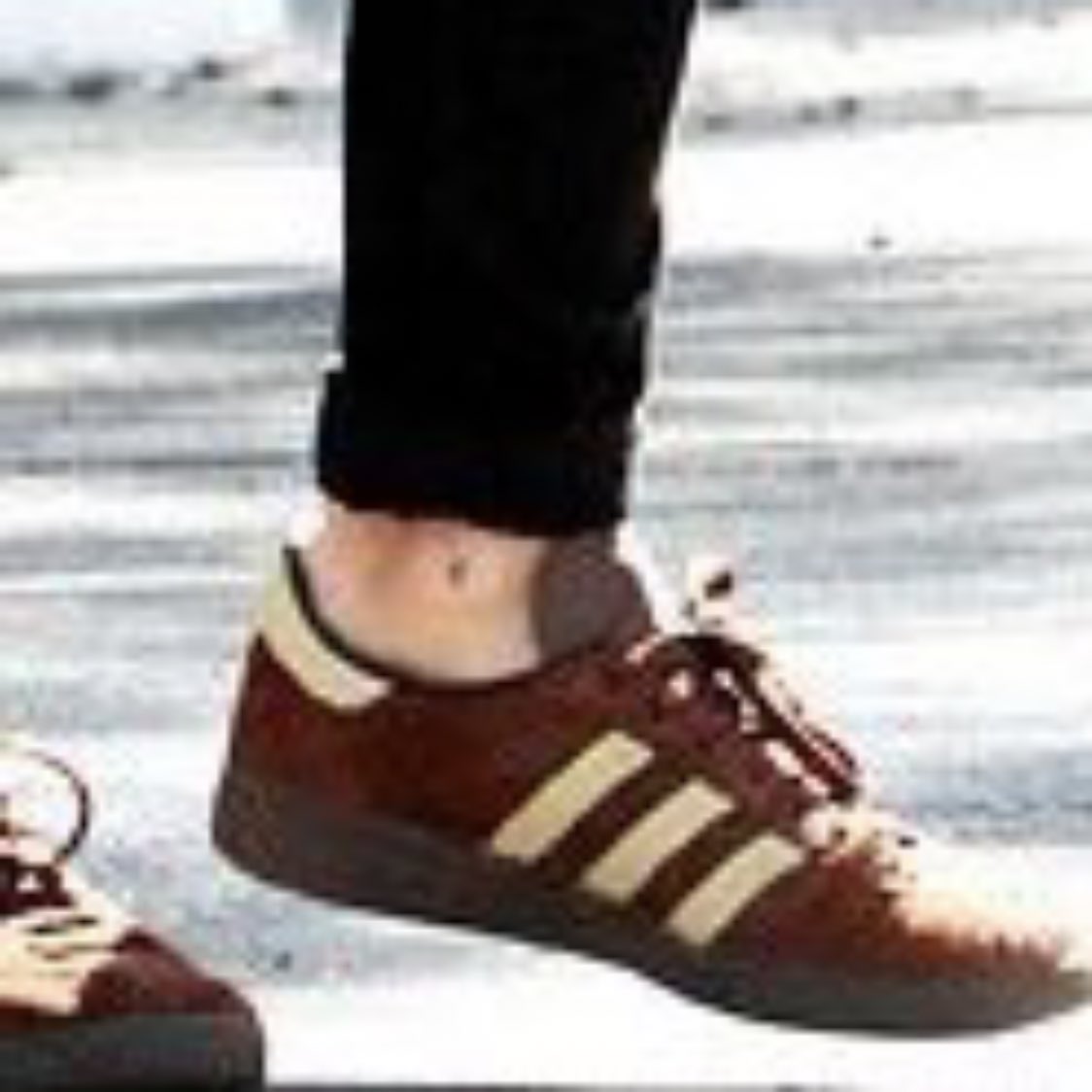 louis tomlinson’s ankles: a thread