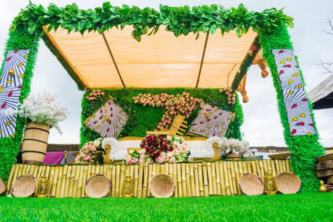 What’s the trad decor looking like?