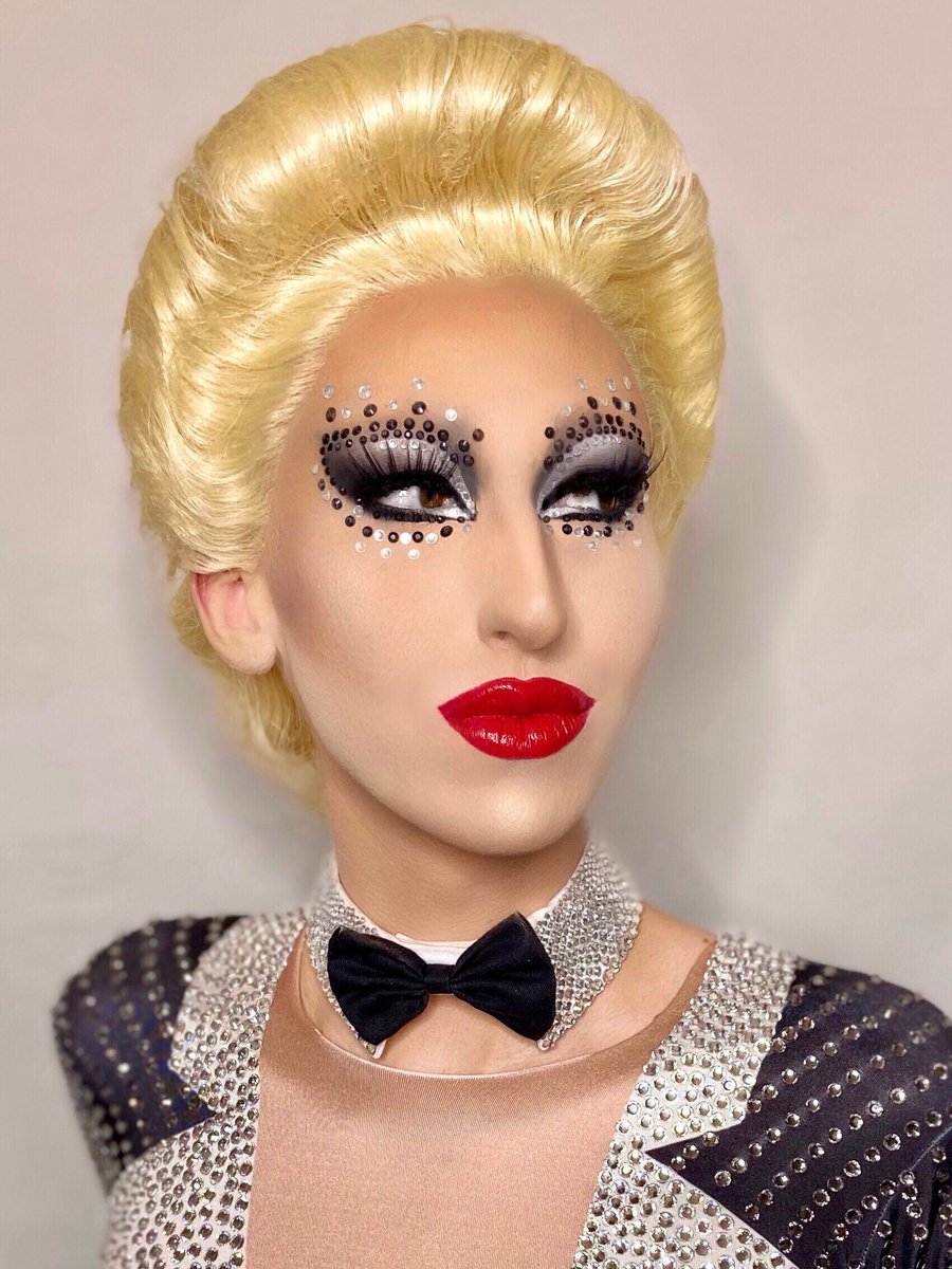 theonlybibble's tweet photo. 🎊✨🔲HELLO 2021🔲✨🎊
.
.
.
#bibble #thebibbleverse #drag #dragqueen #dragqueens  #localqueen #rupaulsdragrace #dragrace #dragmakeup  #model #makeup #makeupartist #mua #featuringmuas #cosmetics  #morphe #anastasiabeverlyhills #trixiecosmetics #hauslabs #kimchichicbeauty https://t.co/BL8bPHs2Nx