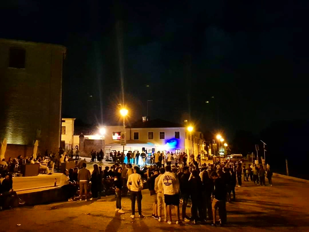 strictlytuby's tweet photo. Torneremo a far festa anche a Casale...

#unodue #casalesulsile #events #aperitivoinporto #domenicaontheriver @BongustoEvents @LIKEagencyit https://t.co/srGRkebSxU