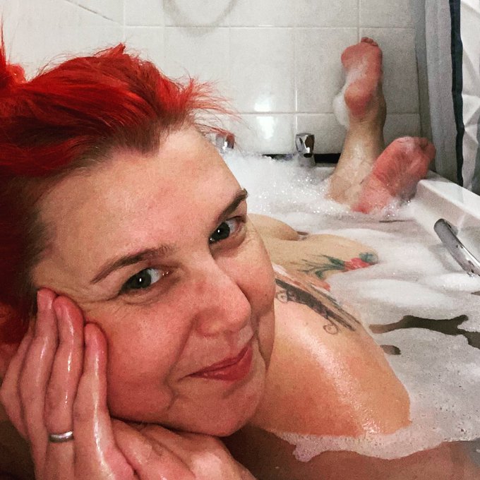 Who is going to wash my back for me tonight? I need some serious pampering https://t.co/gVS2GeTBl7<a href="/tag/footworship"class="tags"><span>#footworship</span></a><a href="/tag/thickthighs"class="tags"><span>#thickthighs</span></a><a href="/tag/thickthighssaveliv"class="tags"><span>#thickthighssaveliv</span></a>