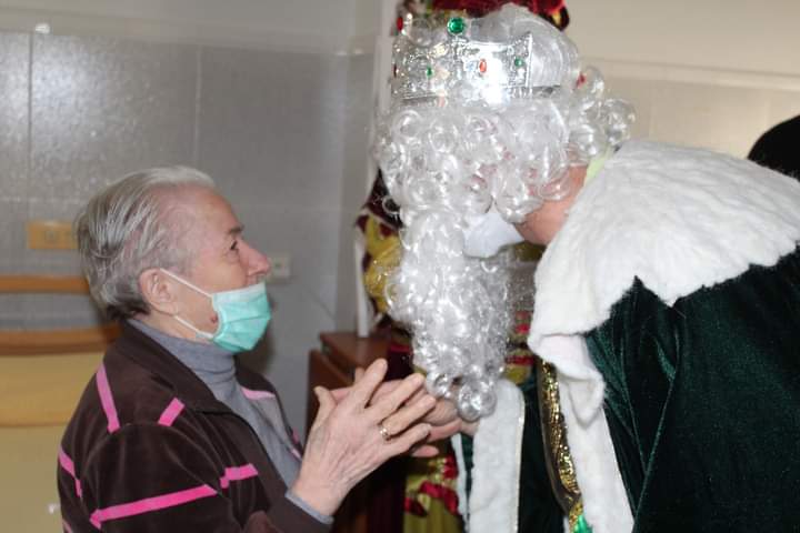 Un año más S.S.M.M. Los Reyes Magos han pasado por nuestro Centro repartiendo sus regalos entre nuestros residentes.