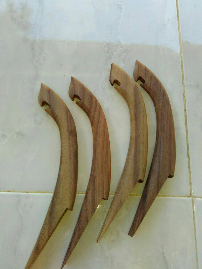 弰 sraew (shāo): siyah, rigid end-tips of a recurve bow