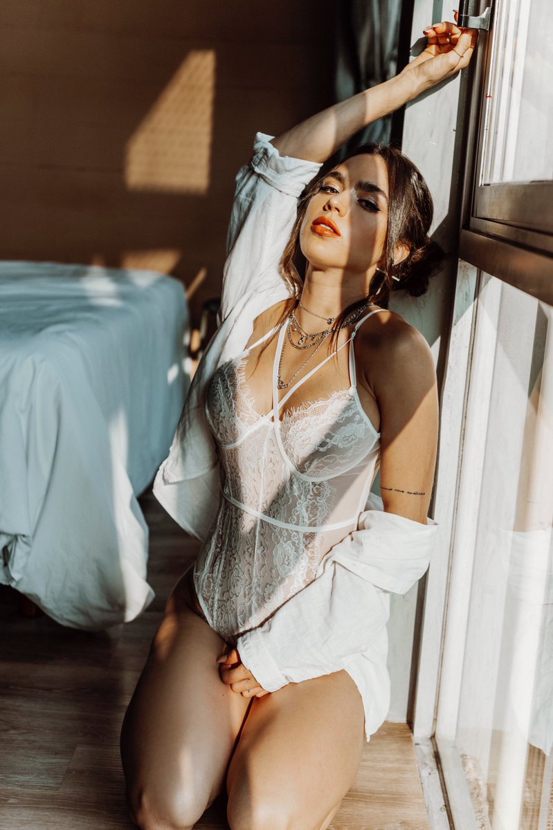 Jaquelin Ainley on X: La segunda del año.🥂 t.cohUJB2enBQD  X