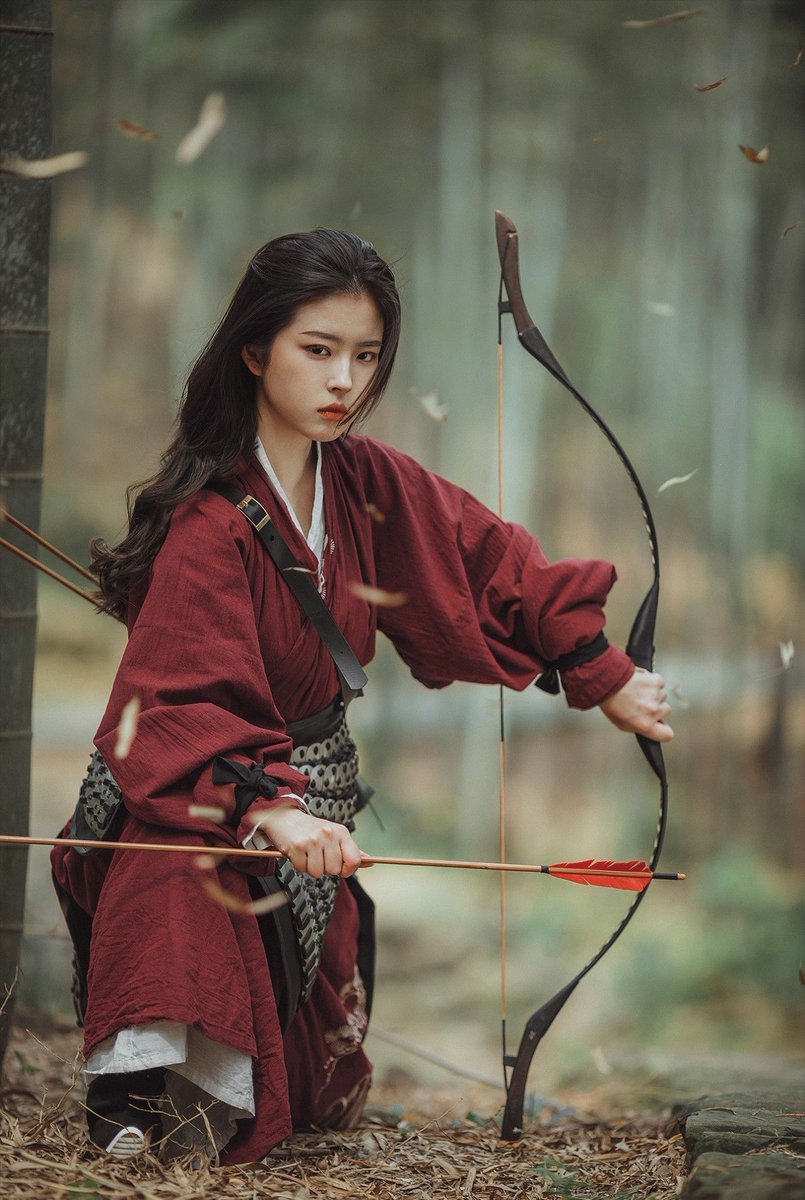 弰 sraew (shāo): siyah, rigid end-tips of a recurve bow