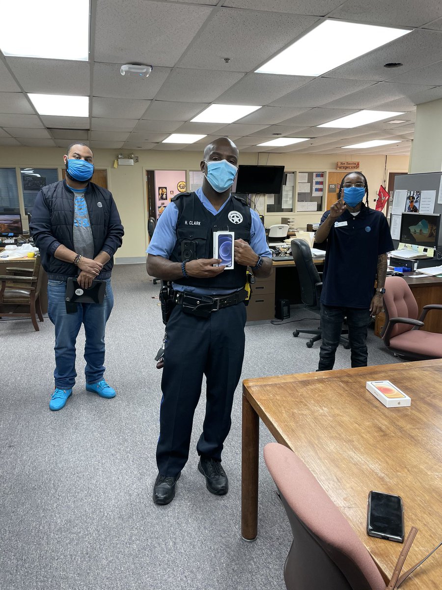 Sha.B (@summit_sha) on Twitter photo Me & Dede just closed some Firstnet lines at the NOLA police department #WINVIEW doing what we do best Getting active 🔥🔥🔥 <a href="/Coachk1119/">David Reed</a> <a href="/MoMoneyRivers/">Monique Rivers</a> <a href="/YunellyF/">Yunelly Frias</a> Me & Dede just closed some Firstnet lines at the NOLA police department #WINVIEW doing what we do best Getting active 🔥🔥🔥 <a href="/Coachk1119/">David Reed</a> <a href="/MoMoneyRivers/">Monique Rivers</a> <a href="/YunellyF/">Yunelly Frias</a>