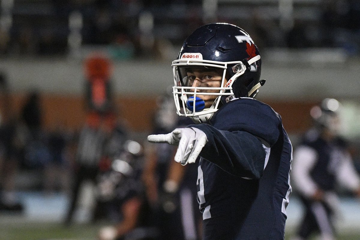 🚨Calling all 2022-23 recruits! 🚨

Interested in joining the Varsity Blues family? Fill out the form below or send us a DM with your highlight tape! 

🔗 bit.ly/2KTMakq 

#BLEEDBLUE #WeAreTO #BuiltInToronto