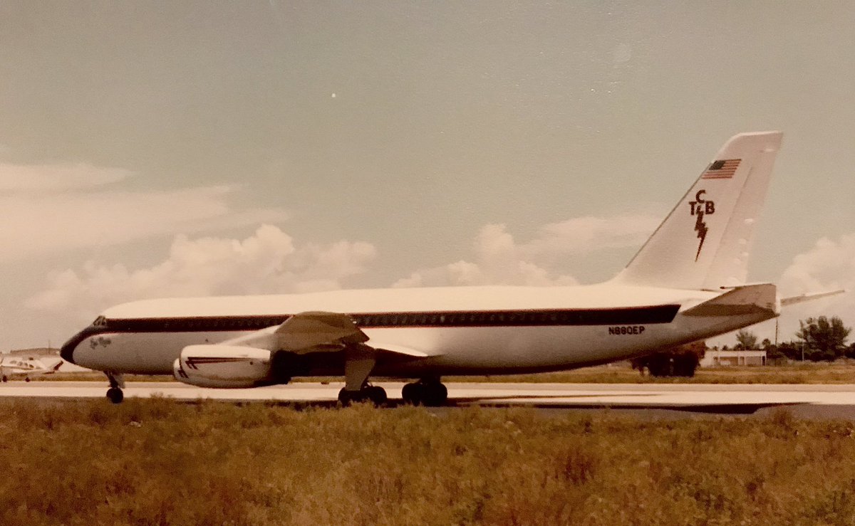 PeteRobinson985's tweet image. Going through some old photos and came across this pic I took at Ft.Lauderdale circa 1978, possibly the only Convair 880 I ever saw. I’m not even sure I knew it was actually Elvis Presley’s aircraft when taking it 😱 🇺🇸#ElvisPresley #CV880 #KFLL #AvGeek
