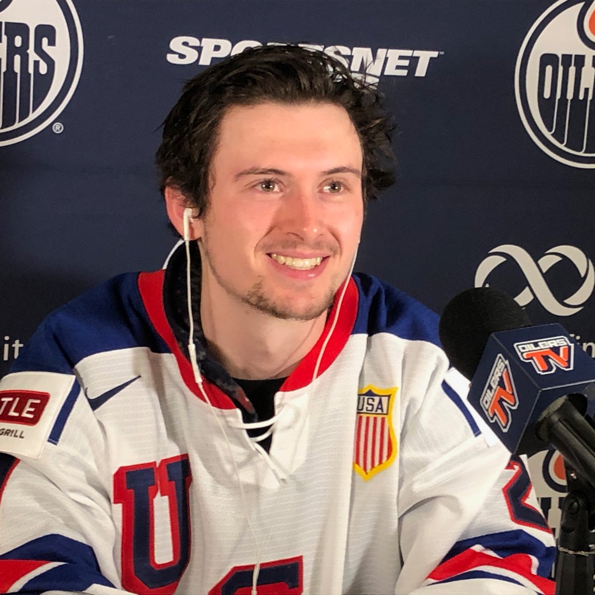 EdmontonOilers's tweet photo. Big game tonight or something?

@IIHFHockey | #WorldJuniors https://t.co/UkoV6wujI3