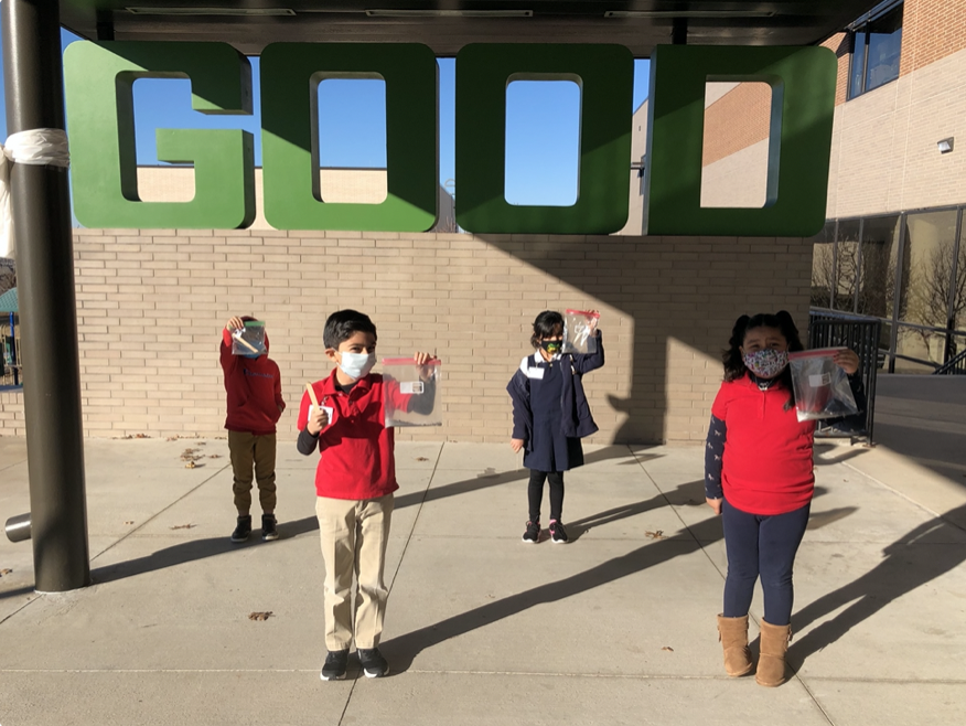 goodgators's tweet photo. 1st graders were scientists today! They carefully collected samples of dirt to observe, analyze and evaluate this week. They wondered about the components of dirt and how animals use dirt. #CFBISD #goodgators #worldchangers #ibstrong #believeleadsucceed https://t.co/Nfz5HRm926