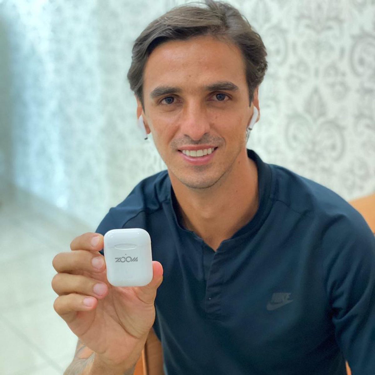 Sigue a @tdmas_cr y @tdmasoriginales, dale RT y participa por unos audífonos como los del "Capi"

Mañana anunciamos ganador (a)