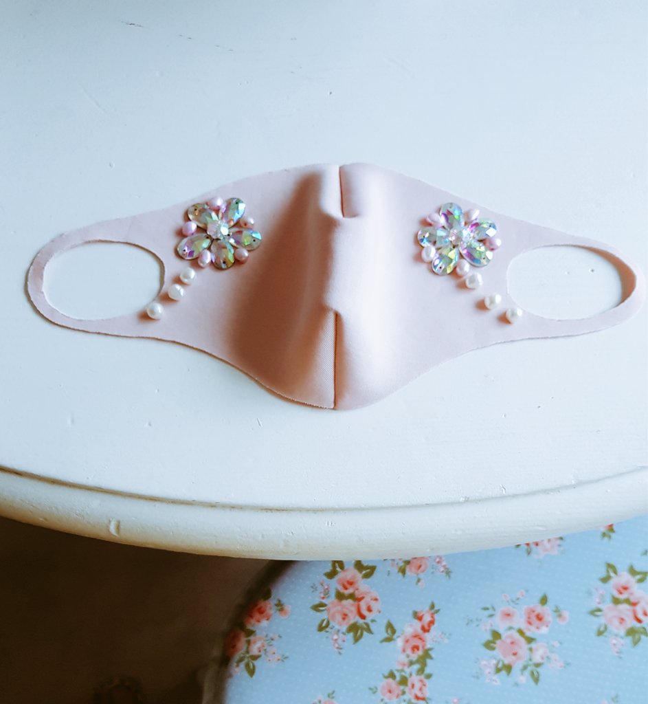 AuntyLou333's tweet image. A Happy Tuesday!💕

#Joytrain
#SuccessTrain 
#KeepingCreative
#DuringLockdown
Keep your creative juices flowing during lockdown. 
This is my art and I love it.
From sketching to making.