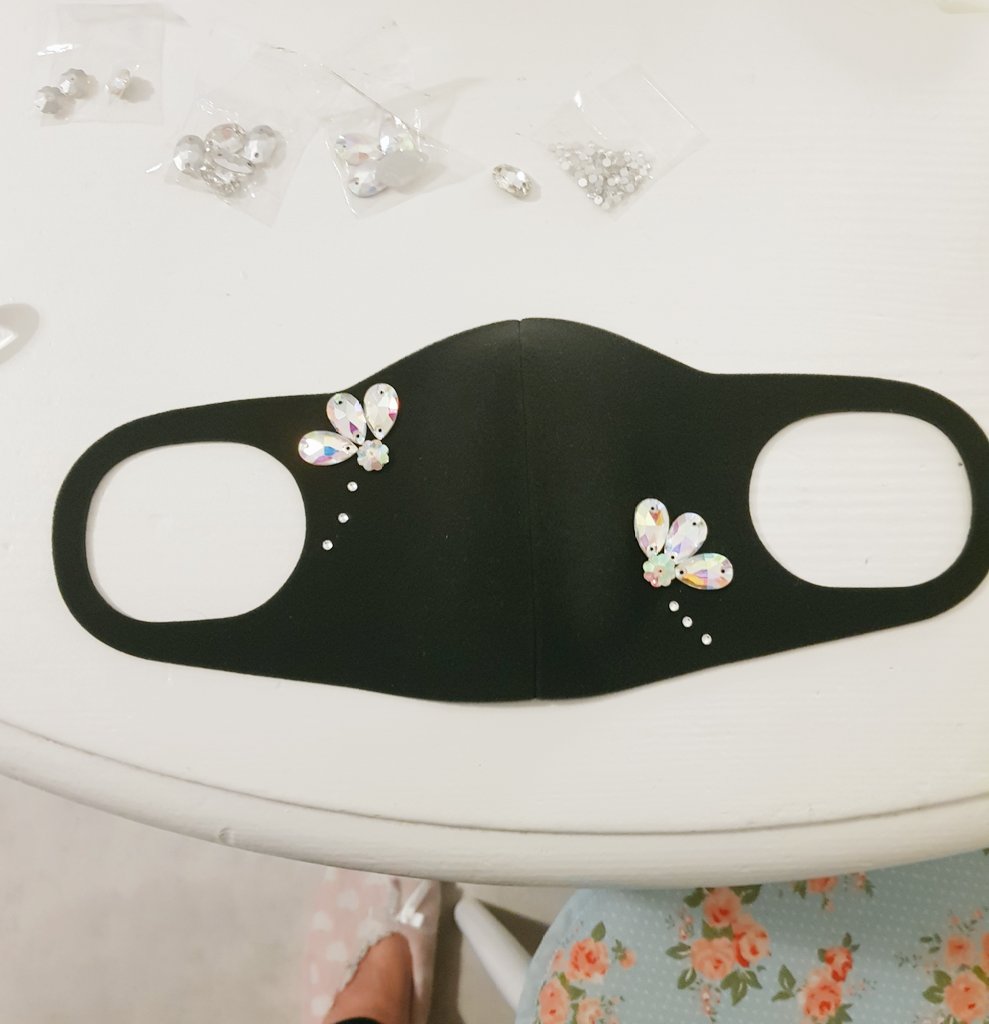 AuntyLou333's tweet image. A Happy Tuesday!💕

#Joytrain
#SuccessTrain 
#KeepingCreative
#DuringLockdown
Keep your creative juices flowing during lockdown. 
This is my art and I love it.
From sketching to making.