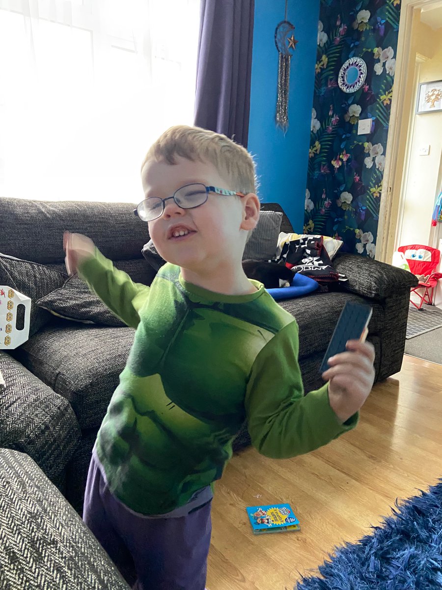 Lucie Aiston tweet media