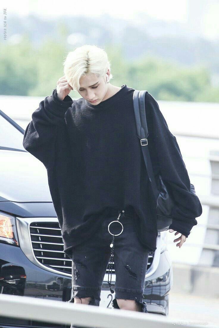 eboy bang chan: a thread! 