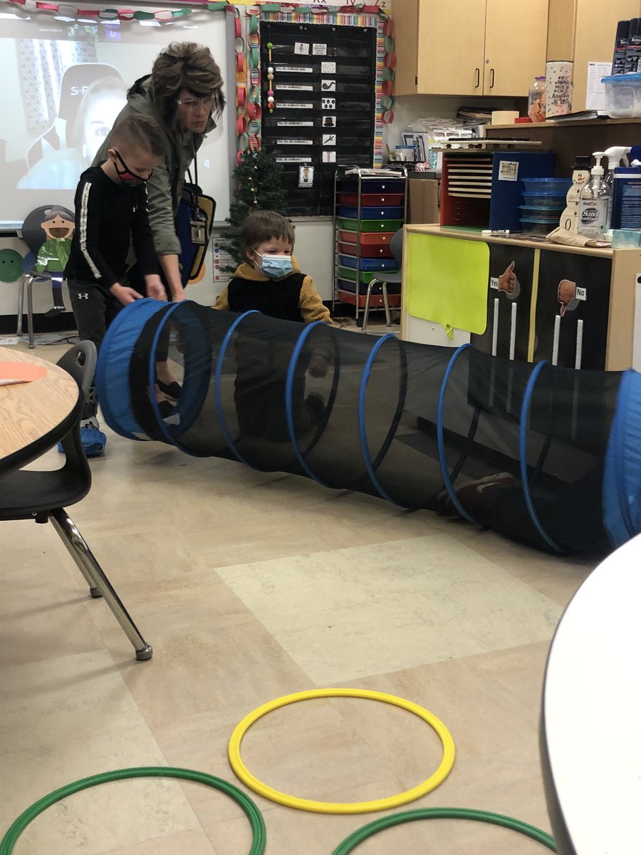 abowen11298's tweet image. Bright Boost strikes again! Preschool students at Skyvue Elementary School learn through play! #spatialconcepts #wemadesnow #Obstaclecourse @OhioValleyESC @swissohiok12 @kristanj83 @j3n_nay @JoyEdgell @Lydia_Brodegard