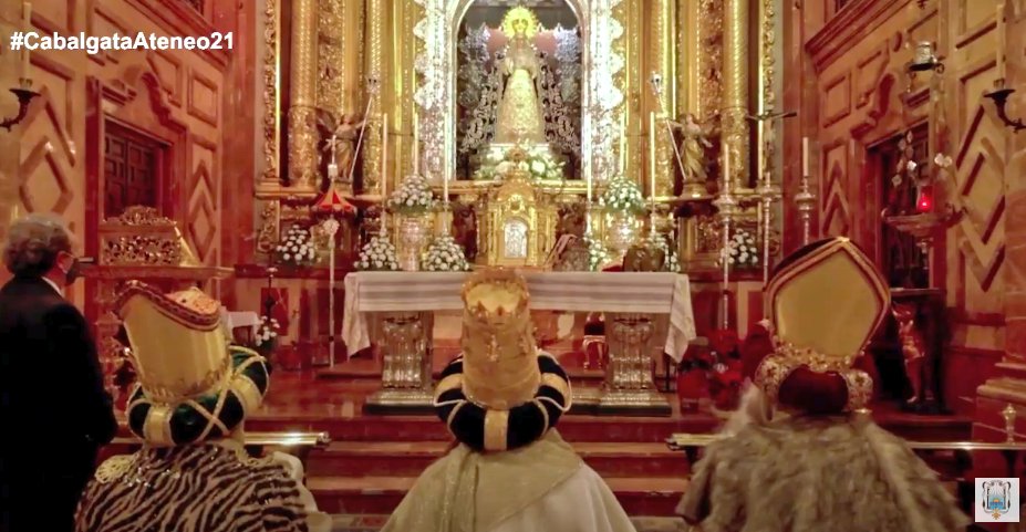 Hdad_Macarena's tweet image. En esta noche tan especial los #ReyesMagos dejarán en todas las casas, además de los regalos, un puñadito de esperanza para el nuevo año. Cada vez que una familia lo pase mal ese puñadito le recordará que debe confiar en la Esperanza y que Dios nunca nos abandona.