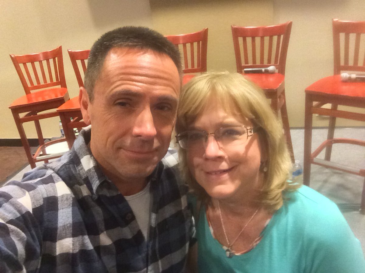Sandy13always's tweet photo. @nelliebranco @NancyLeeGrahn @WilliamdeVry1 Like the interview but not the way you were treated. I was lucky enough to have met you 3 times at #GhFantasyEvents. You are so sweet to the fans and helped me take my first selfie. I will follow your career and always be grateful that we met. https://t.co/5zgoZYeH41