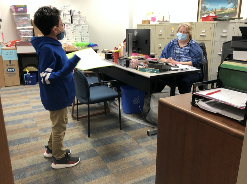 goodgators's tweet photo. Researchers are in action! 4th graders are extending themselves & designing their own inquiry. They are asking questions, investigating the demographics at Good and making plans to interview families at our campus. #CFBISD #goodgators #worldchangers #ibstrong #believeleadsucceed https://t.co/ju6b0yLg04