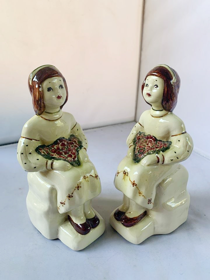 Be sure to check out our Online Auction now through January 10th
Featuring Oil Paintings, Jewelry, Antiques, Vintage Porcelain/Crystal/Glass

To browse all the items and place your bids visit us here: estatesales.net/CA/Burbank/915…

#bookends #vintage #antiques #onlineauction